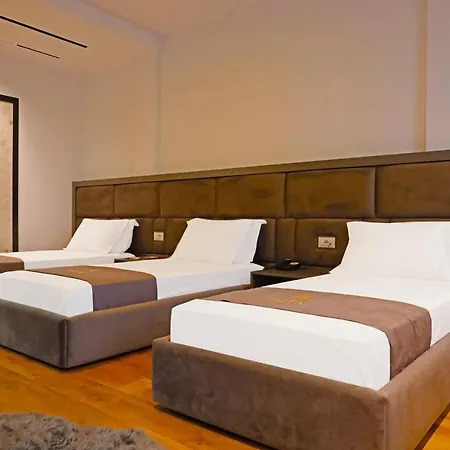 Tirana 酒店 Bërxull